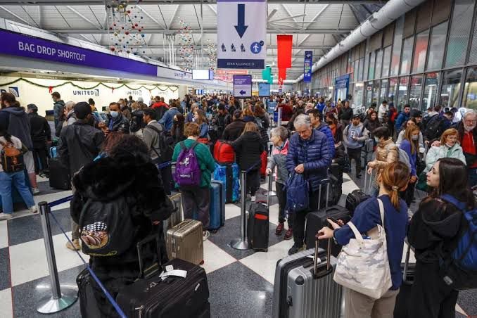 Strikes, rain and snow pose challenges during record Thanksgiving travel week